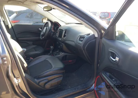 2021 Jeep Compass Trailhawk 4X4 z USA, uszkodzony, nr VIN 3C4NJDDB4MT523827